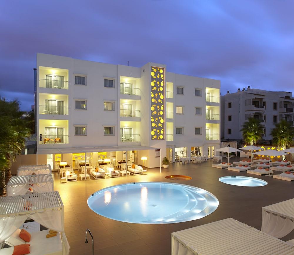 Playa Grande Apartments Platja d'en Bossa Eksteriør billede